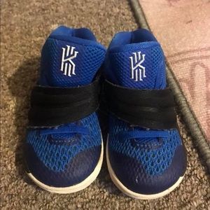 Nike Kyrie toddler sneakers 5c